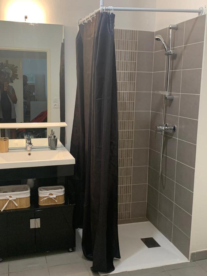 Appartement Lac Rose - Parking, Metro, Jusqu'A 4 Personnes Marseille Exterior photo